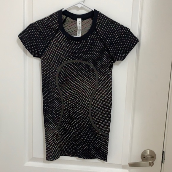 Lululemon Shirt - Picture 1 of 12